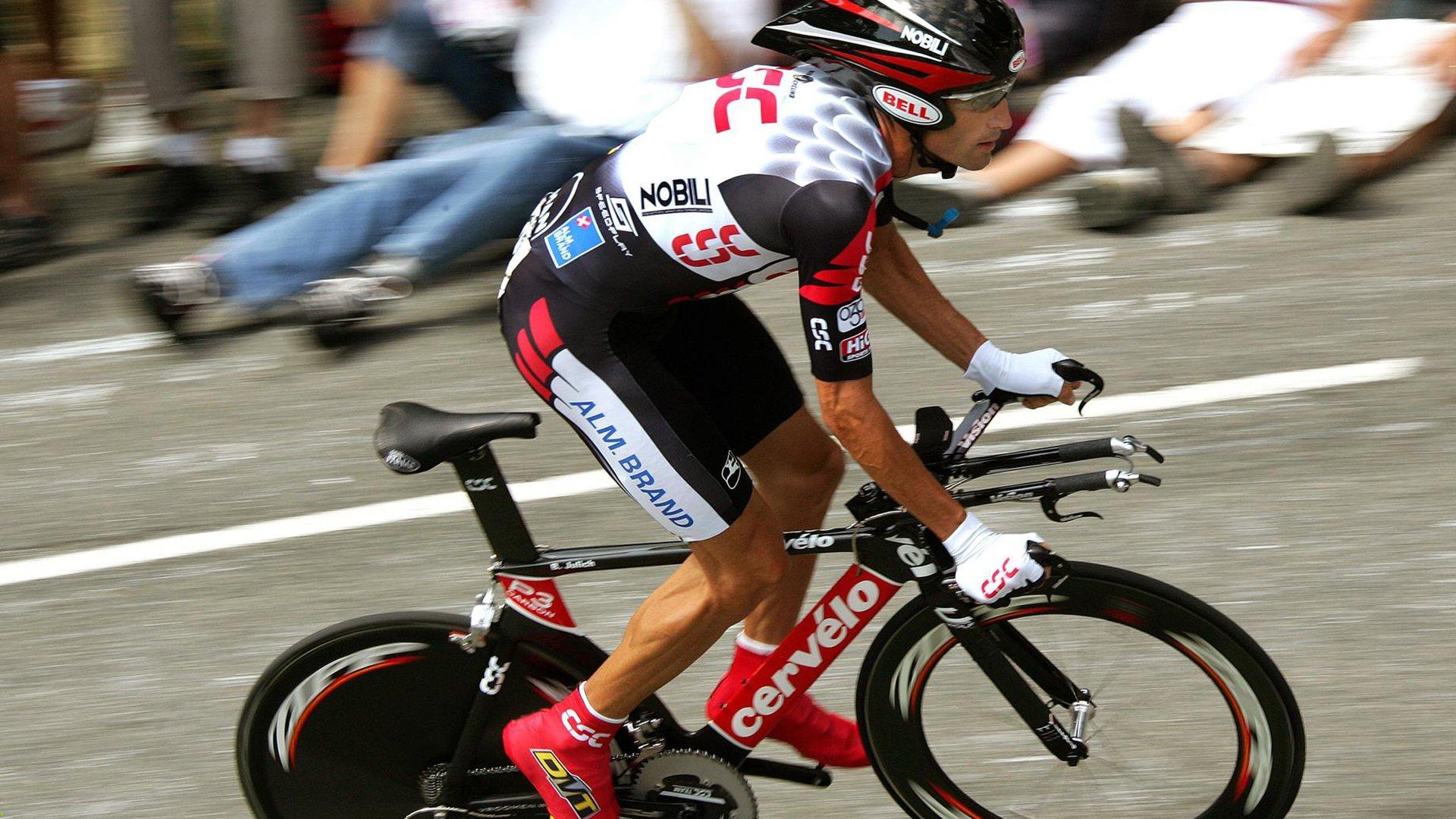 姆巴佩梅开二度助法国队挺进欧洲杯四强 巨星闪耀之夜再证王者实力