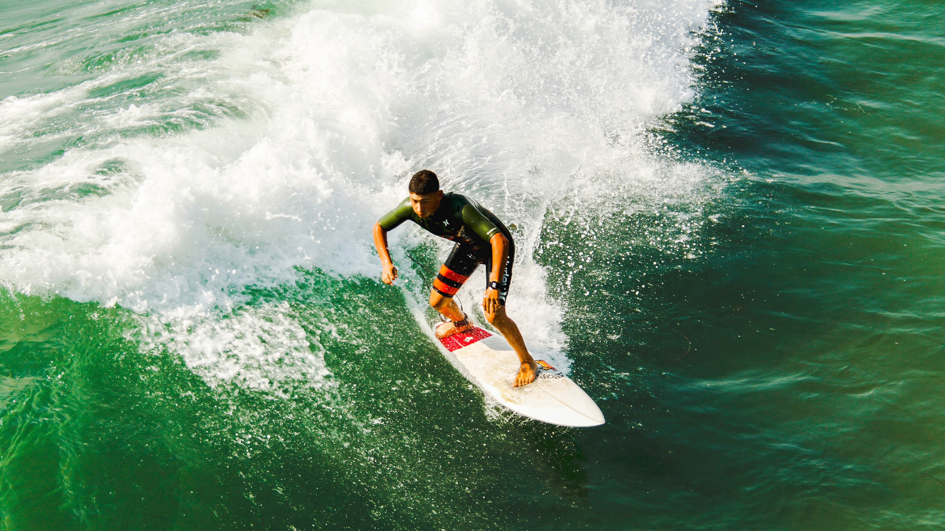 中国速度滑冰队再创佳绩 小将张亮勇夺世界杯分站赛金牌