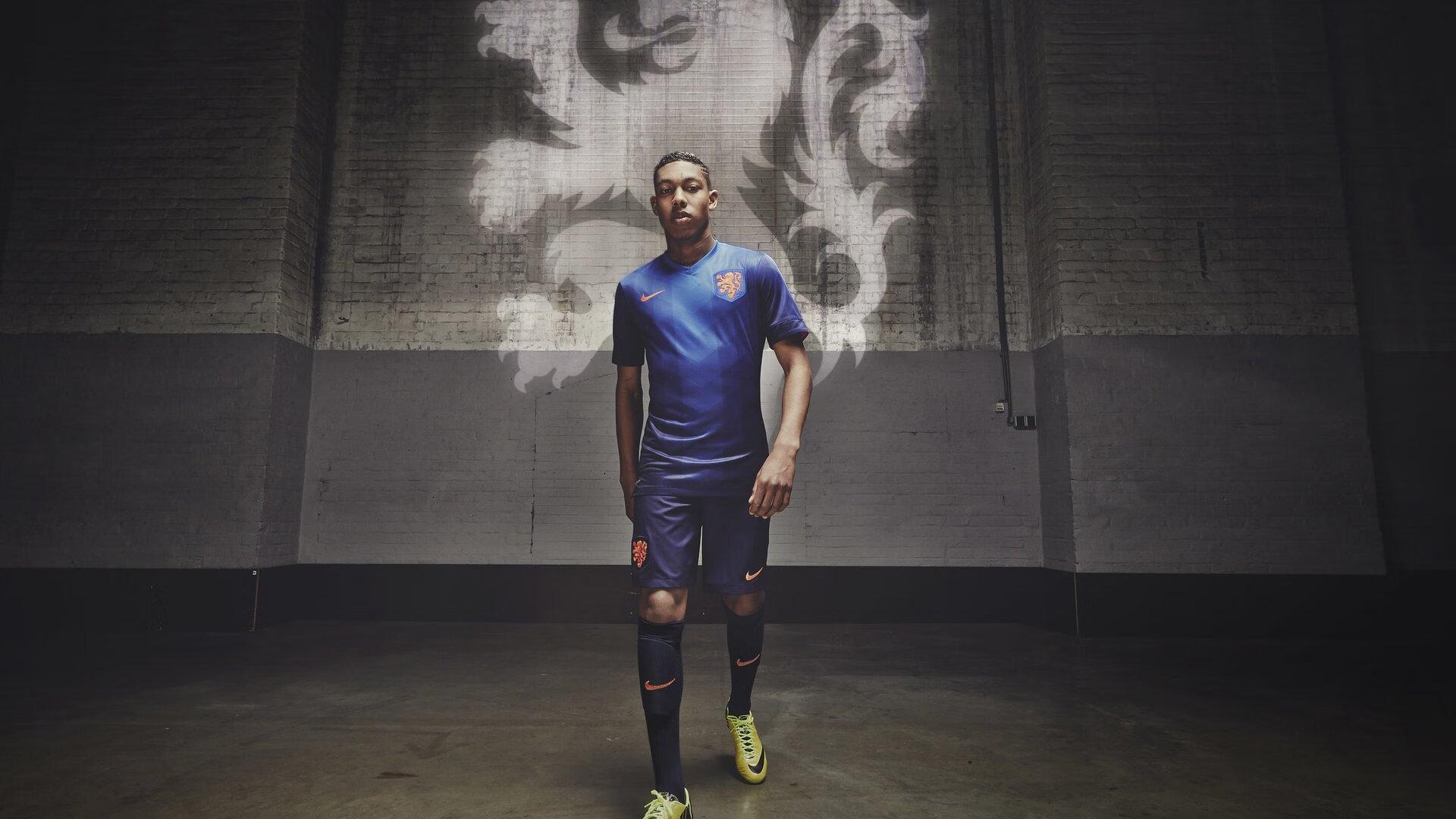 意乙焦点战，比萨主场迎战帕尔马，恩佐拉领衔锋线，佩莱格里诺火线复出